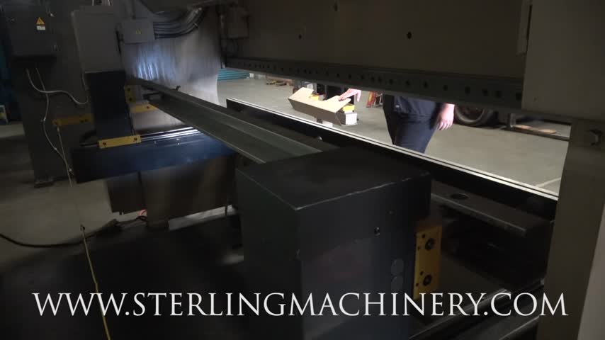 Cincinnati, Inc-135 Ton x 12' Used Cincinnati Form Master II CNC Hydraulic Press Brake With BRAND NEW UPGRADED CINCINNATI CONTROL, Mdl. 135FMII10, Front Material Support, Auto Bed Crowning, Power Tool Clamping Upper Ram, Dual Palm Control On Remote Pedestal, Die Rail, 3--01